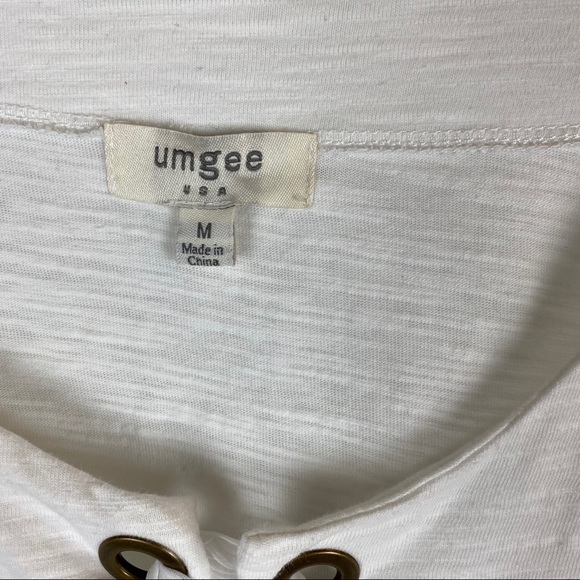 UMGEE Brass Eyelet Ruffle Sleeve White Top - Picture 7 of 8